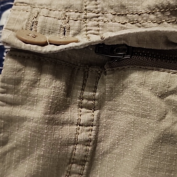 🔴 🔚🔜 SALE VTG The North Face Khaki Tech Canvas Shorts. - Picture 5 of 9